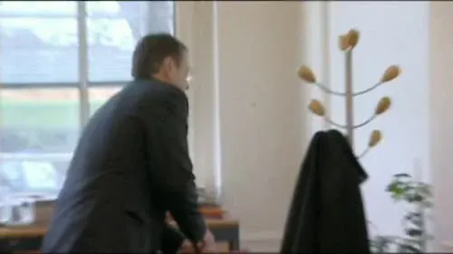 Screenshot: He's useless.