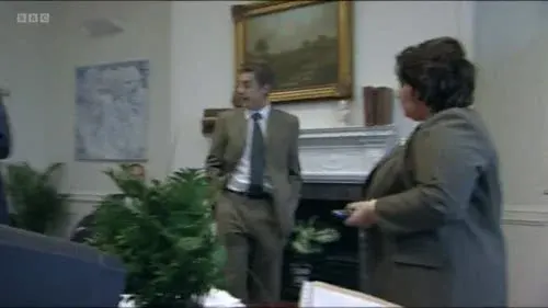 Screenshot: Glenn, book a room,
Bodie, Doyle, you go round the back.