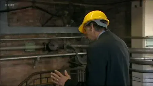 Screenshot: How does he do that? It's so spooky.