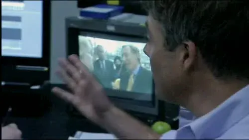 Screenshot: called "Minister looks a tit."