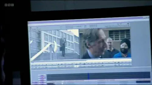 Screenshot: Your man, looking like a prat,