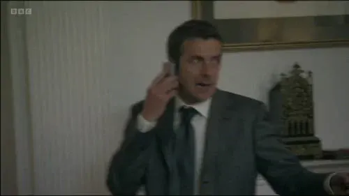 Screenshot: Come the fuck in or
fuck the fuck off.
