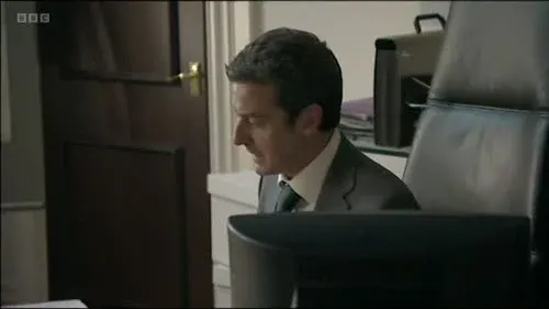 Screenshot: Under the spotlight now, aren't you?
Well, you should
just watch your own back,