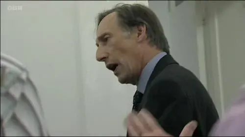 Screenshot: Hugh, I apologise, entirely my
fault. Er, Robyn give me a printout
and let me have a look at it.