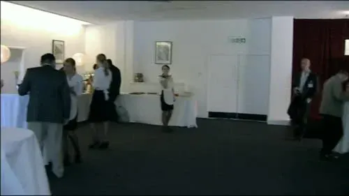 Screenshot: Healthy turnout, this is
an ill turn out.