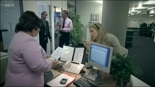 Screenshot: It's gonna be bloody hard to shoot
up in there. Yeah, that's true.