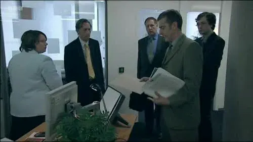 Screenshot: You're gonna apologise,
there's your statement, learn it.