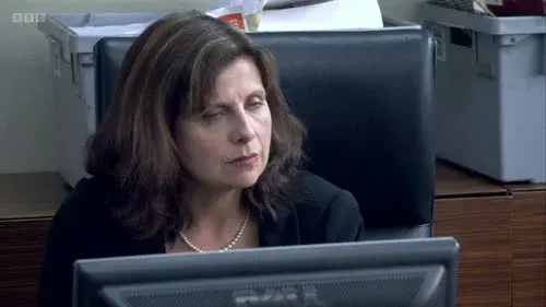 Screenshot: What? She steals? No, no, no.
I'm not saying anything like that.