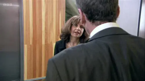 Screenshot: Not hugely. I can be in rooms.
