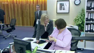 Screenshot: Morning, desk jockeys. Is glummy mummy in?