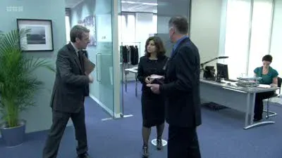Screenshot: trouble with one end, broom-handling incompetent staff up the tunnel with the other.