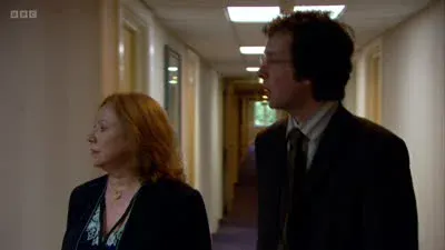 Screenshot: Oh, hey, Malc, how's it hanging? Like the Gardens of Babylon.