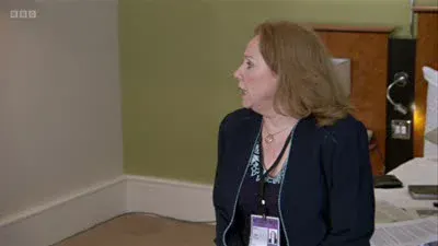 Screenshot: Well, I might as well, there's bugger all else to do. Okey doke.