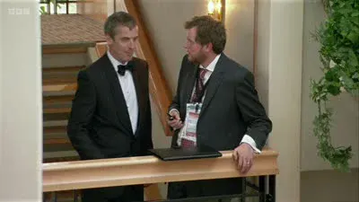 Screenshot: I'm away for a game of crazy golf.