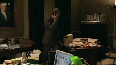 Screenshot: ding-dong on the radio.