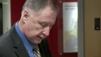 Screenshot: this is your chance to get away from Princess Anne and Captain Mark Phillips.
