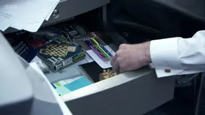 Screenshot: I never had you down as a chess man, Glenn. I thought you might be more