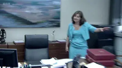 Screenshot: James is...he is not a supporting wall.