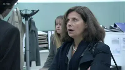 Screenshot: Marianne Swift at the Mail... Oh, swine-faced Swift.