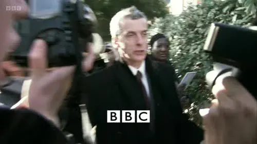 Screenshot: Watch the hedge. Watch the hedge.