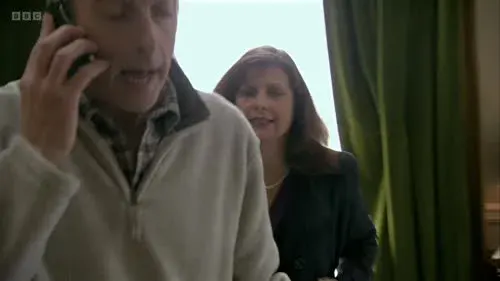 Screenshot: Hello? Relax. You've got plenty of
time. It's not ringing. Loads of...
Oh, it is ringing.