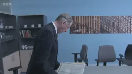 Screenshot: Glenn, you look like a week-old party balloon.