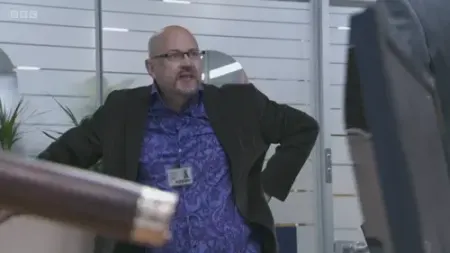 Screenshot: Garage, car, hosepipe.