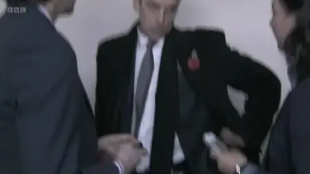 Screenshot: You've got a signal? Er... We never agreed on one.