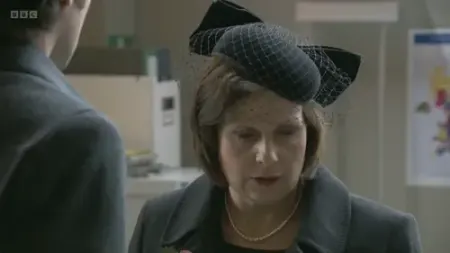 Screenshot: What? No because of the... Does this look like a bat?! No!