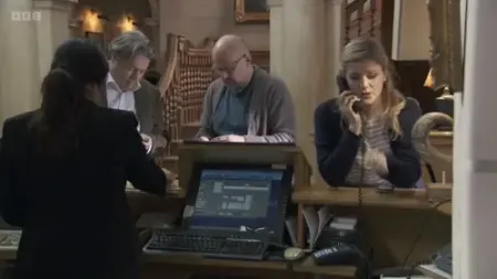 Screenshot: I can't get any reception. No, you won't round here.