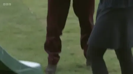 Screenshot: Right, come on, come on, come on! Movement. Sh! Hello?