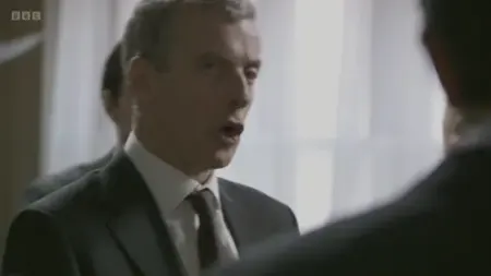 Screenshot: cousin-fucking chinless aliens.