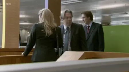 Screenshot: Oh, fuck, the man made of space hopper is coming this way.