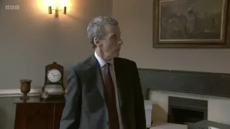 Screenshot: When the Queen's butler finds a cockroach in the pantry,