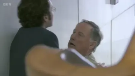 Screenshot: It's like Alien versus Predator. I want back in! Here!