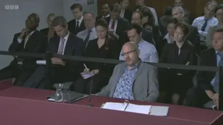 Screenshot: I think there's some kind of club on the top floor.