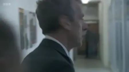 Screenshot: Excuse me, is there another way out of here?